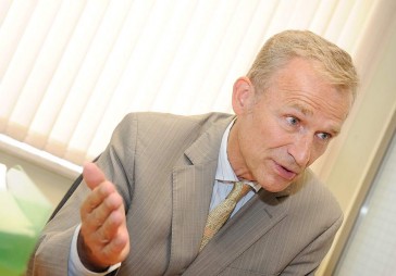  Dāņu profesoru pratina policija