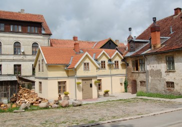 Pilsēta ar laukiem elpo vienā ritmā   