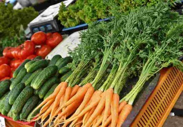 E.Coli sit pa Latvijas dārzeņu tirgu, cenas ripo lejā  