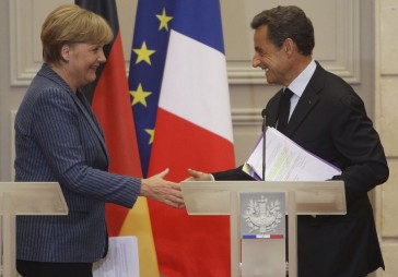 Sarkozī un Merkele aicina veidot eirozonas valdību