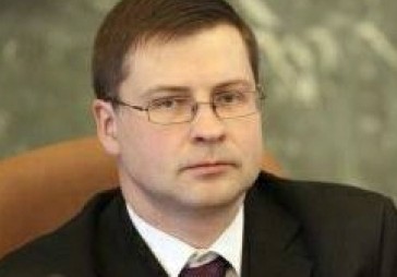  Dombrovskis: airBaltic glābšana nav Parex gadījums