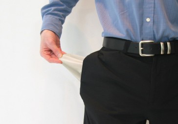 Latvijā joprojām vairāk nekā 200 tūkstoši parādnieku