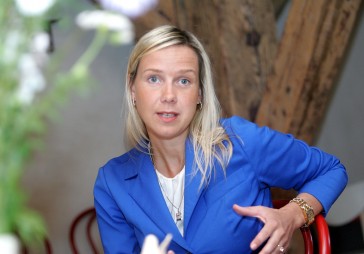 Cēsu alus izgriež pogas Aldarim