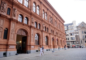 Jauna restorāna izveidē Rīgas biržā investē 50 tūkstošus