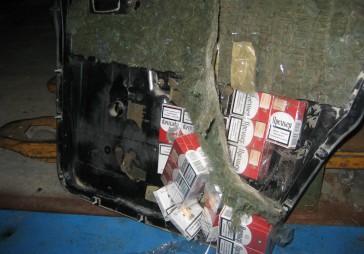 Uz austrumu robežas konfiscētas nelegālas cigaretes