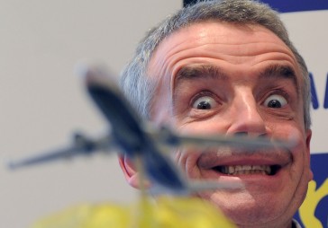 Sakrustojiet kājas un sagatavojieties pacelties