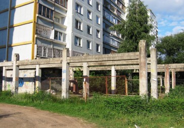 Ziepniekkalnā par vienu puspabeigtu celtniecības objektu mazāk