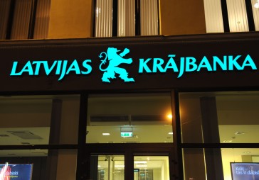 Pārķerot  Krājbankas klientus, bankas pagarina darba laikus