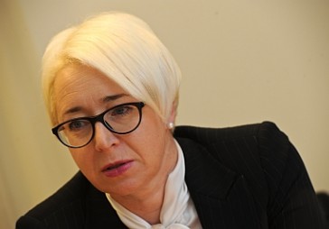  Krūmane atkāpjas no amata; Brazovskis paliks