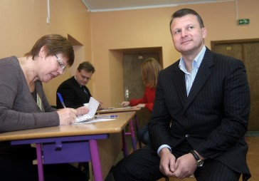 Šlesers gatavs likvidēt savu partiju; viņa pazušana no politiskās skatuves esot maz ticama