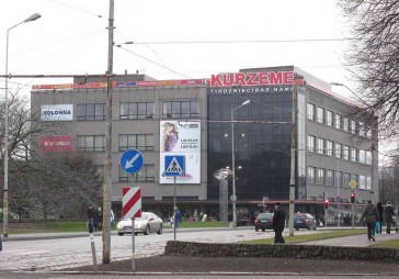 Veiksmīgi izsola Liepājas tirdzniecības namu Kurzeme
