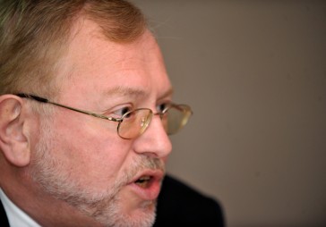 Ventbunkera vadību atkal pārņem Meroni oponenti 