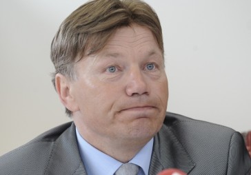 Ķirsons prasa izbeigt personīgo maksātnespēju