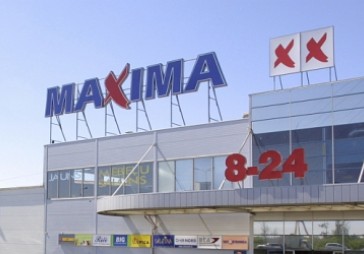 Maxima gāž no troņa Rimi