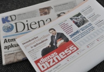 airBaltic sāk taupīt; pasažieriem nepiedāvā drukāto presi 