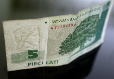Papildināts: Algas - par 4,4% lielākas