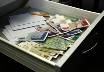 ZZS prasa atklāt, kam no Krājbankas pārskaitīti 50 miljoni latu