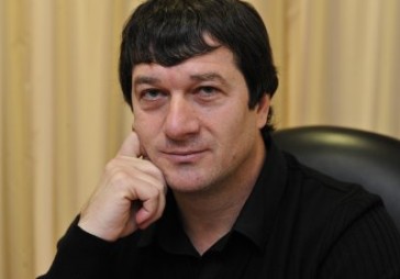 KNAB aiztur AB Holding līdzīpašnieku Abdulmuslimovu