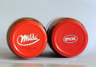 Spilva saķeras ar Mildu par preču zīmēm 