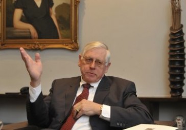 Berga bazāra īpašnieks konsultējis Daimler par korupciju Rīgā