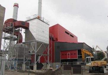 Iekurina biokoģenerācijas staciju Liepājā un dod tai vārdu