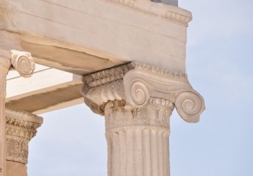 Grieķija turpina mocīties dziļas recesijas žņaugos