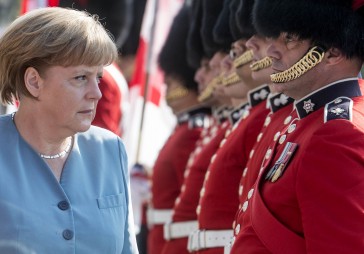 Merkele: Vācija darīs visu, lai saglabātu eiro