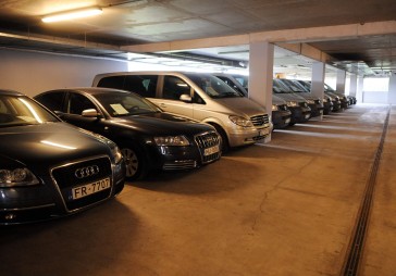 Izsolēs pārdoti četri Latvijas Krājbankai piederoši transportlīdzekļi