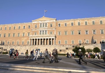 Izglītotie grieķi sāk emigrēt no valsts