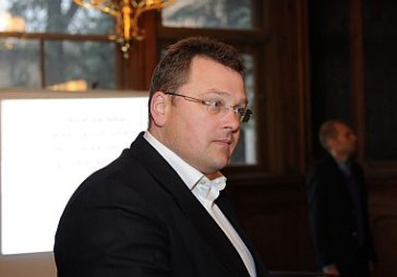 Rungainis: tiek ietekmēts Prudentia darbs, lai pasteidzinātu airBaltic pārdošanu