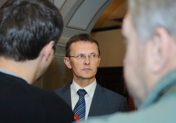  Vilks: Latvija attiecībā uz eirozonas problēmām nevar kā strauss iebāzt galvu smiltīs