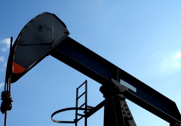 Būtisks degvielas cenu kritums, visticamāk, gaidāms nav 