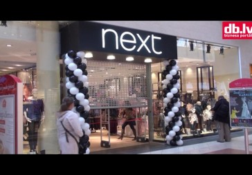 Jaunatvērtajā Next veikalā lielākais uzsvars būs uz bērnu apģērbiem