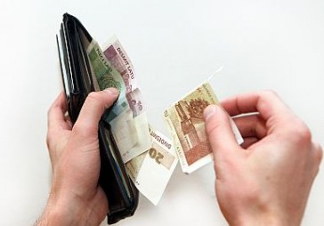 Pašvaldības par 8 miljoniem gribējušas palielināt deputātu algas