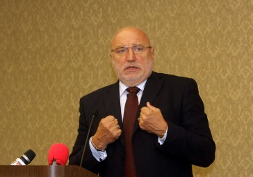 Godmanis skaidro trīs mīnusus eiro ieviešanai un uzskaita plusus