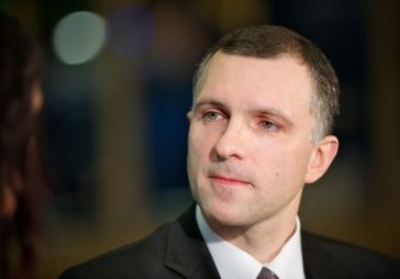 Papildināta - Baņķieri par Brazovski: valsts nemāk noturēt intelektuālo potenciālu