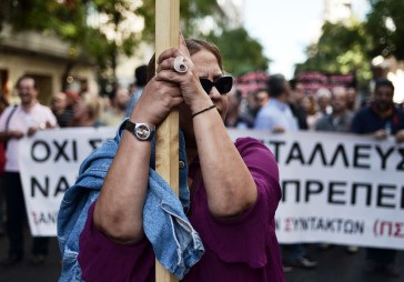 Grieķi atkal dodas ielās 