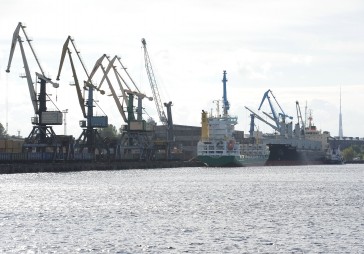 Grib pārdalīt ostu miljonus