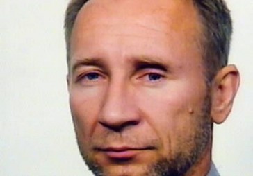 Saistībā ar nodokļu shēmām izsludina meklēšanā trīs  uzņēmējus