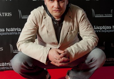 Gods un… nedaudz slavas