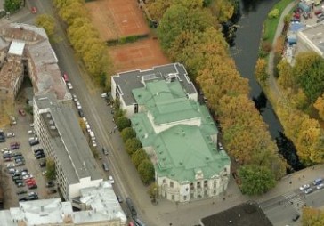  Atceļ īpašuma Kronvalda bulvārī 2b privatizācijas plānus; Nacionālais teātris tiks pie Mazās zāles