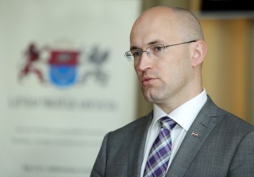 Pavļuts: Metalurga akcionāru īpašumu dāvinājumi pasvītro šaubas par valsts iesaistīšanos uzņēmuma glābšanā