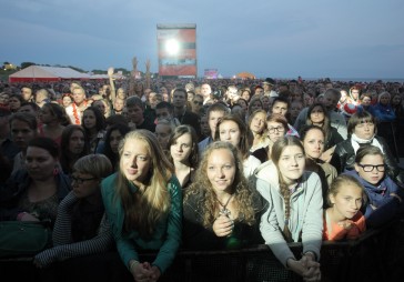 Festivāls Liepājā pulcē fanu tūkstošus; garās rindas liek vilties