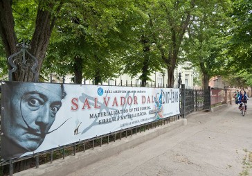 Salvadora Dalī izstāde liek muzejam pagarināt darbalaiku