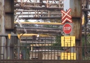 Liepājas metalurga darbinieki – gan meklē jaunu darbu, gan slīcina bezcerību alkoholā