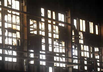 No darba Liepājas metalurgā atlaidīs aptuveni 1500 cilvēkus; «dusošā» rūpnīca fotogrāfijās