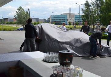 Papildināts - FOTO: Elektriskajā sacīkšu auto PP03 latvieši ieguldījuši 300 tūkstošus eiro 