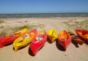 DB.lv piedzīvojumi Kurzemē Nr. 2: ar SitOnTop ap bīstamo Kolkasragu