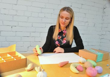 Sākam biznesu: Zīmēt ar gurķi  