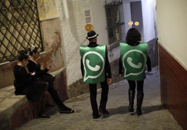 WhatsApp lietotāju skaits sasniedz miljardu